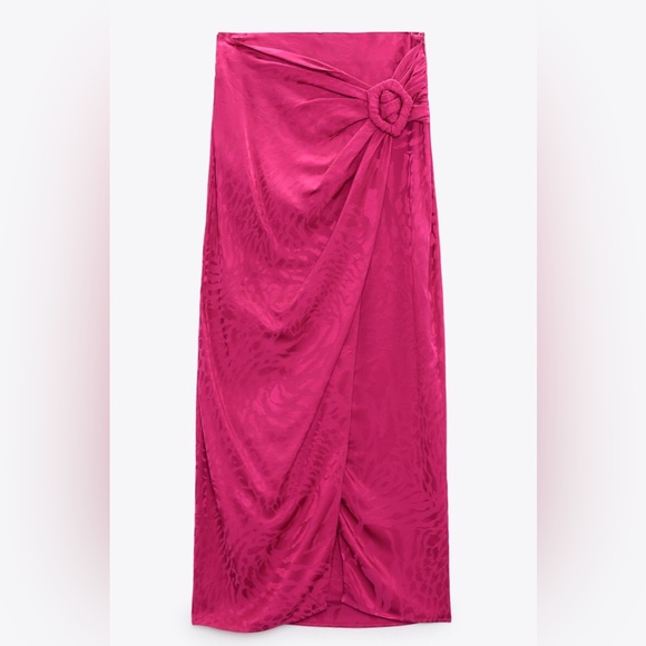 ZARA fuschia wrap skirt with buckle size large - Picture 1 of 11